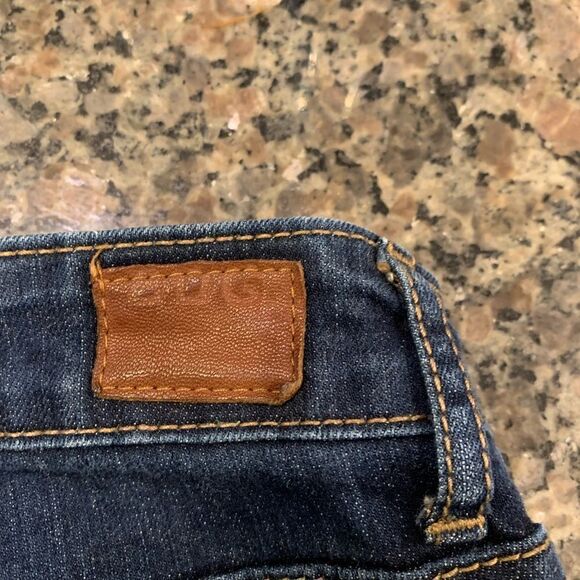 BDG Slim Straight denim jeans.  Size: 26 - Picture 4 of 5